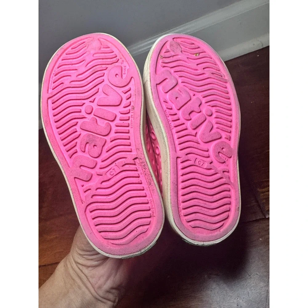 Native Jefferson Pink Perforated Slip On Water Shoes Kids C7